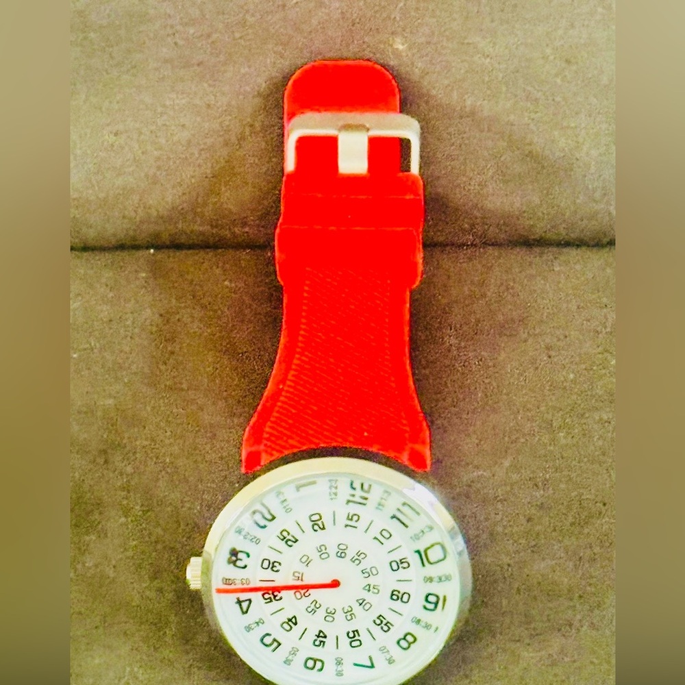 Red Silicone Strap Analog Watch with White Dial - Picture 2 of 6